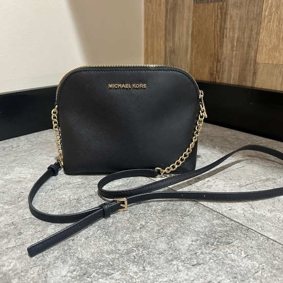Michael Kors Black Crossbody Bag with Gold Chain NWOT - Picture 1 of 6